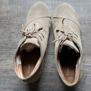 Tom's Suede Wedge Booties